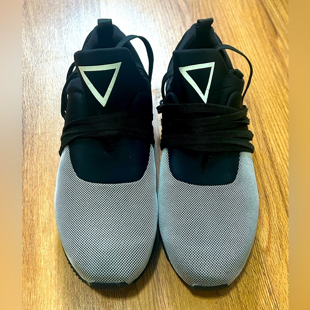 Mens Guess Nepal Shoes size 10.5